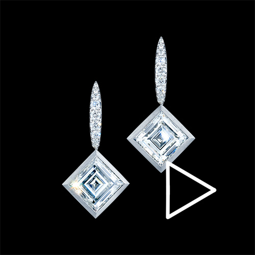 EXCLAMATION MARKS Earrings diamond-earrings platinum-earrings with diamonds in carrée cut set in platinum invisible change mechanism customized diamond-earrings diamond-platinum-earrings diamond-platinum-earrings jeweler munich